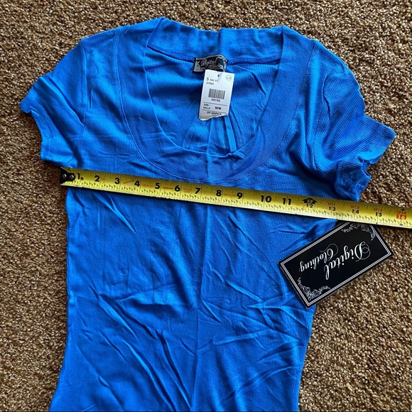 💰3 for $20 - Medium Long T-Shirt - Picture 2 of 7